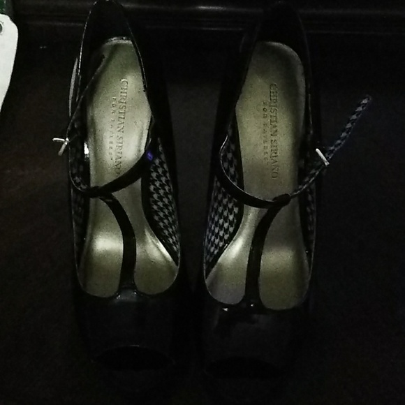 Black heels - Picture 4 of 4